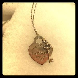 Tiffany’s heart tag with key pendant necklace